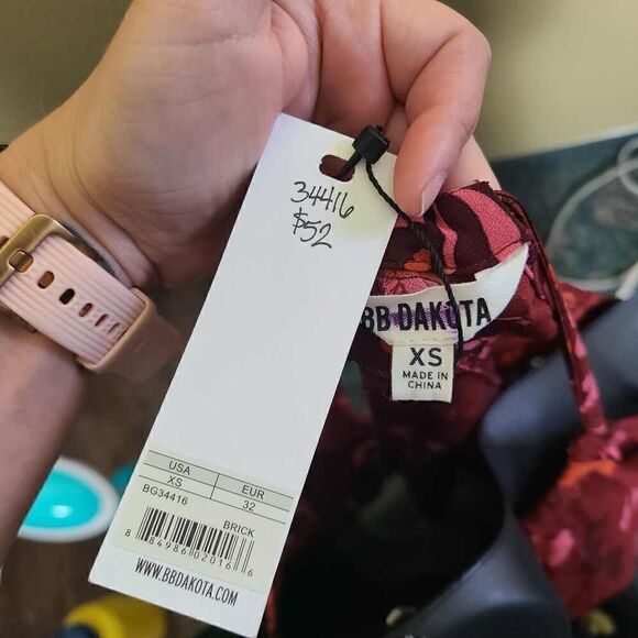 NWT BB Dakota Floral Halter Top - Picture 8 of 9